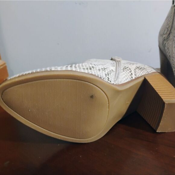 Maurices Gray and White Ankle Booties with Snakeskin Pattern - Picture 11 of 13